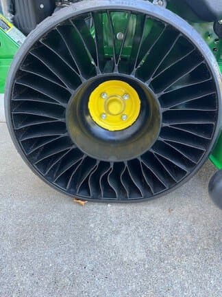 Image of John Deere Z960M equipment image 4
