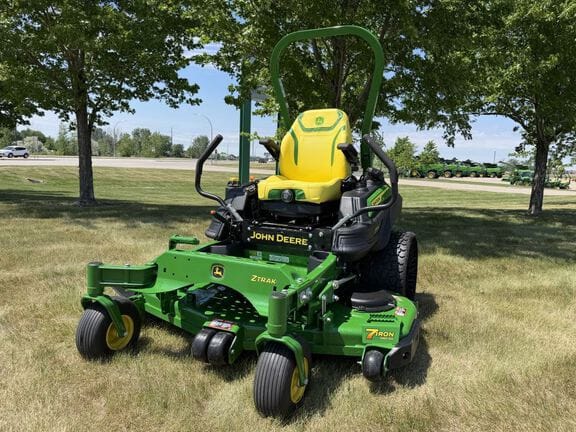 2026 John Deere Z960M Equipment Image0