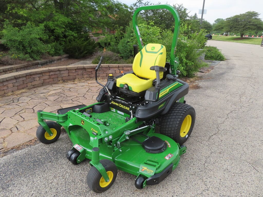 2026 John Deere Z985R Equipment Image0