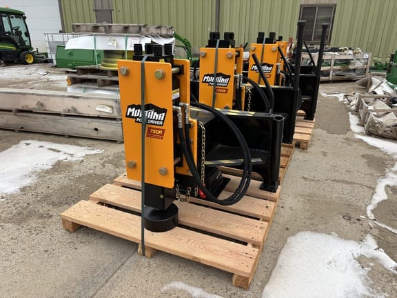 2026 Montana 750R Equipment Image0