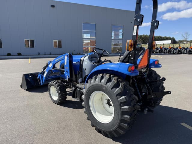 Image of New Holland Boomer 40 equipment image 3
