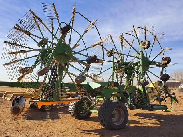 Image of Krone Swadro TC1370 equipment image 4