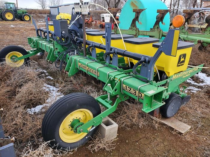 2000 John Deere 1730 Equipment Image0