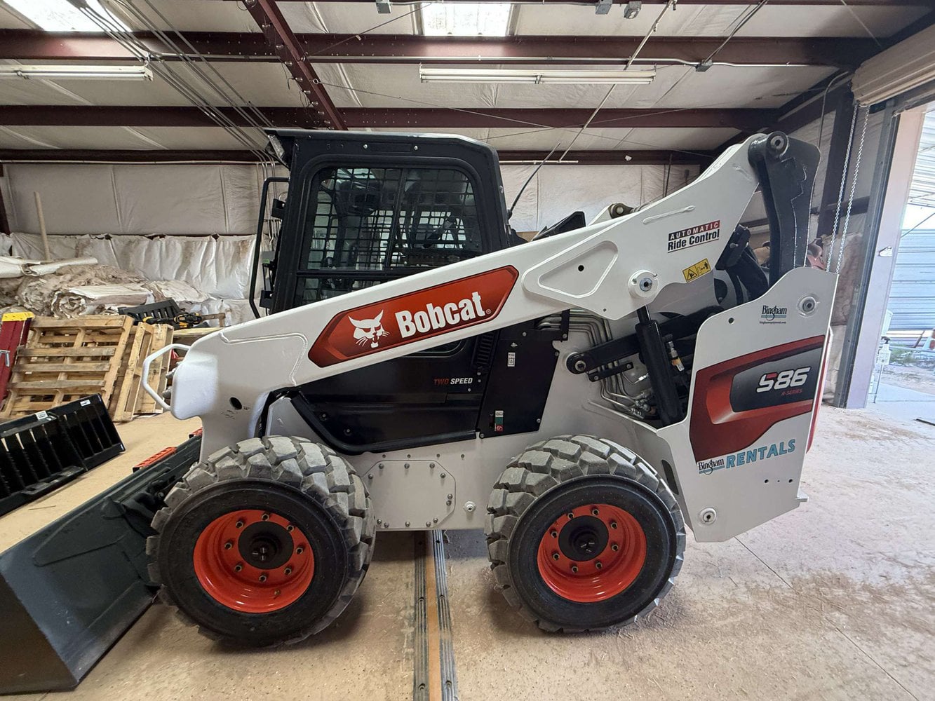 Bobcat S86 Equipment Image0
