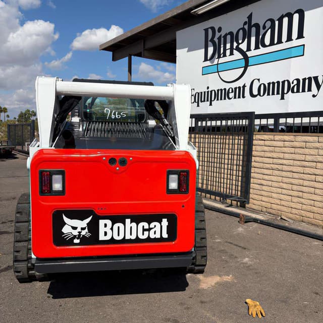 Image of Bobcat T650 equipment image 3