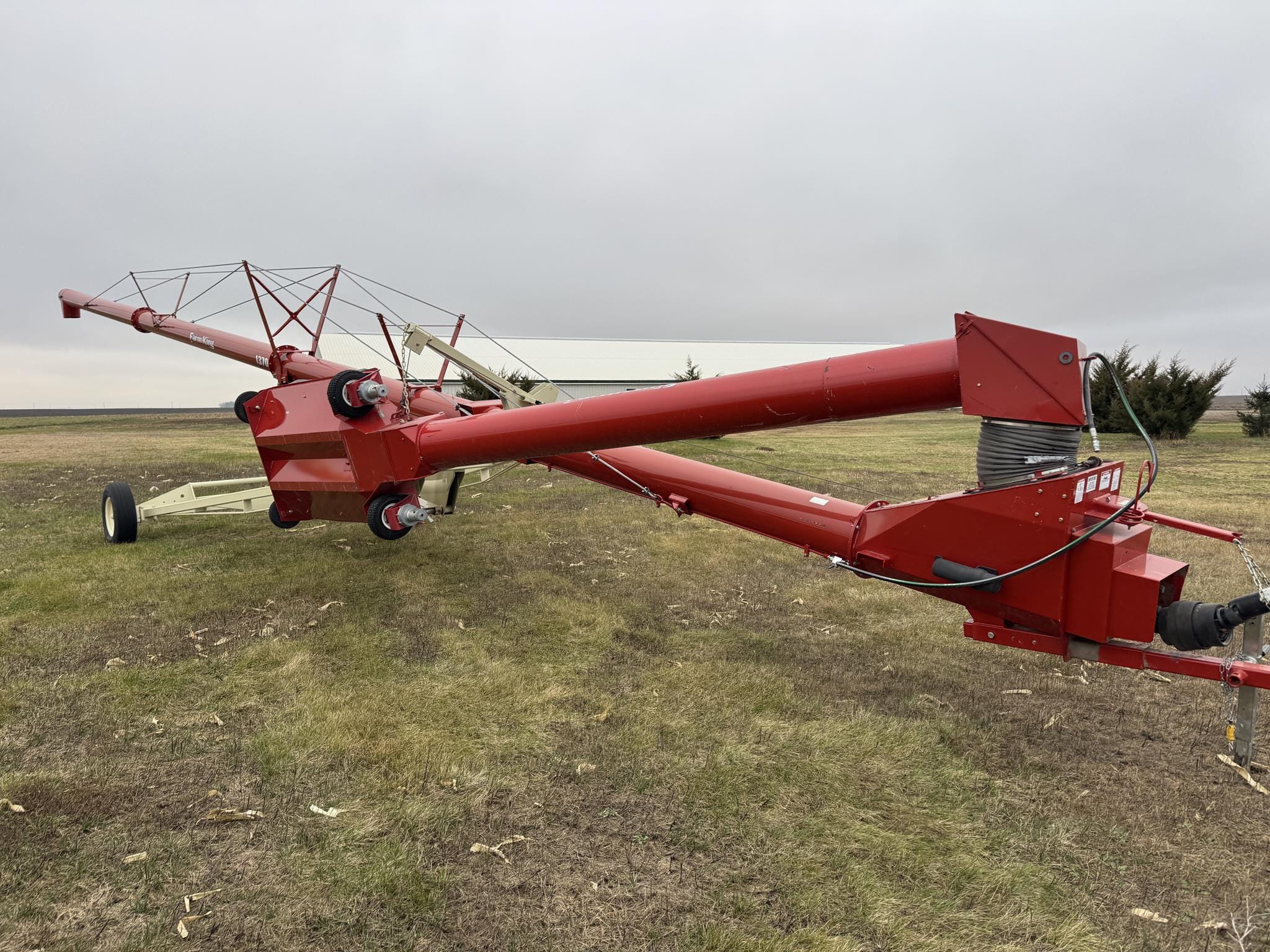 Buhler Farm King 1370 Equipment Image0