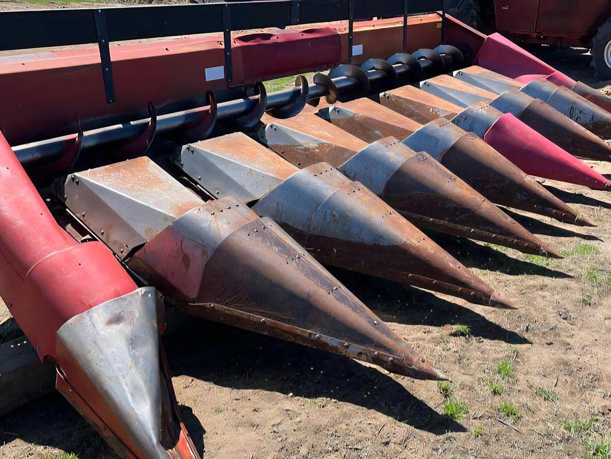 Case IH 1083 Equipment Image0