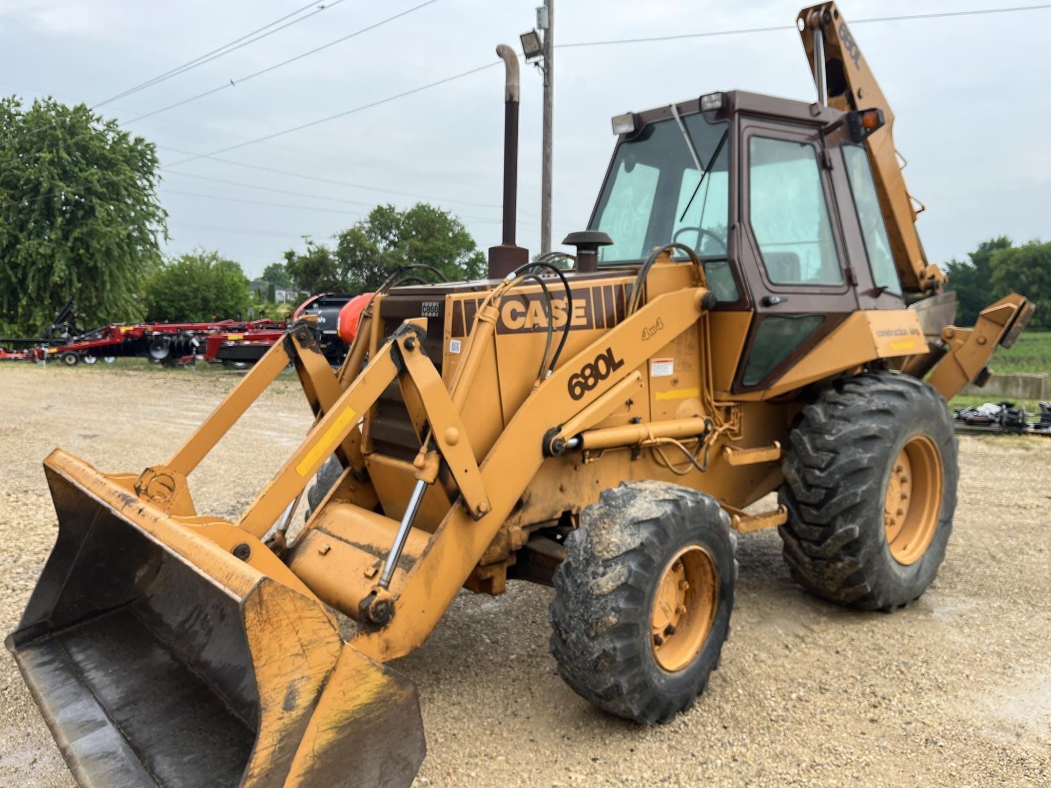 Case 680L Equipment Image0