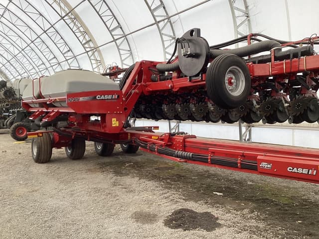 Image of Case IH 1245 equipment image 2