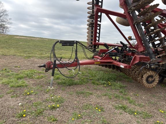 Image of Case IH 330 equipment image 3