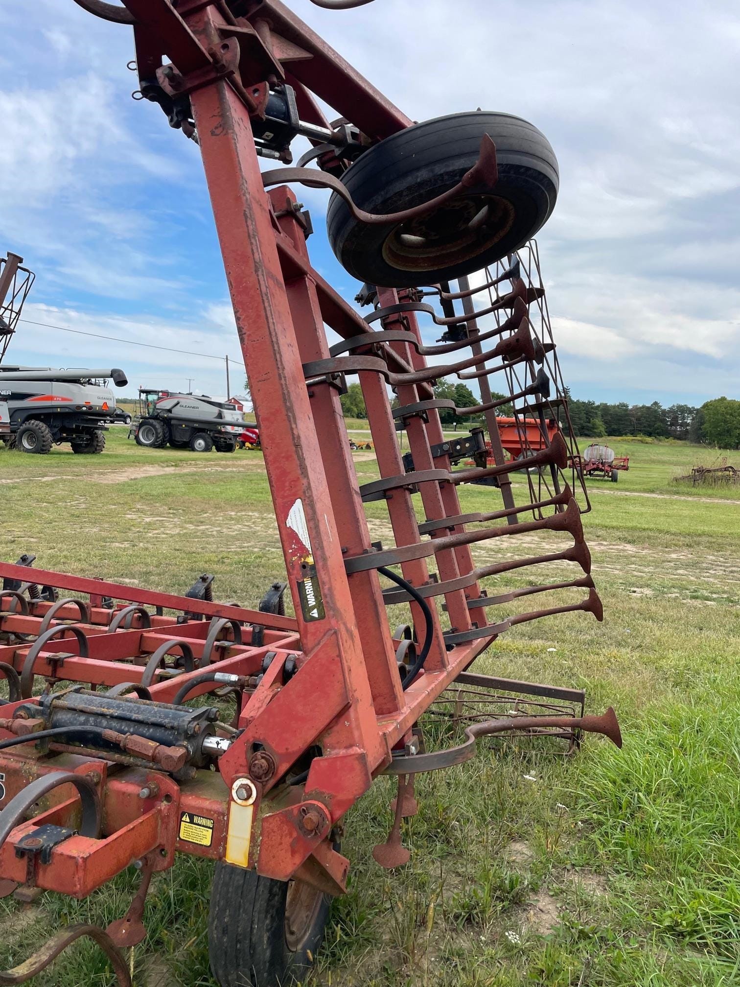 Case IH 365 Equipment Image0