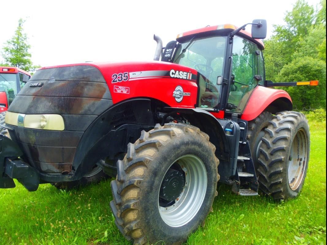 Image of Case IH Magnum 235 Image 1