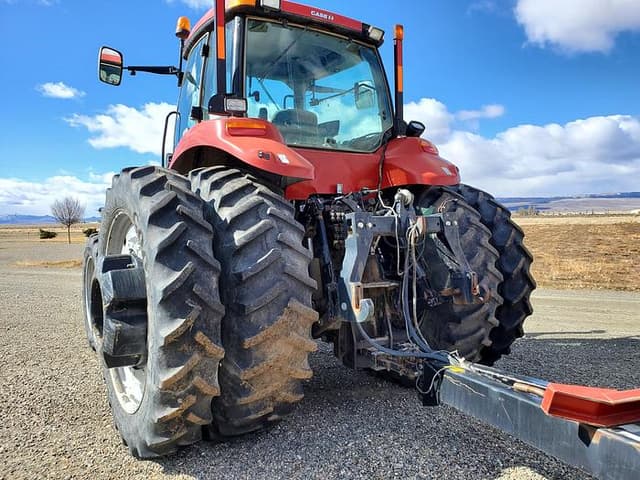 Image of Case IH Magnum 225 equipment image 4