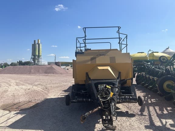 Image of Challenger LB34 equipment image 2