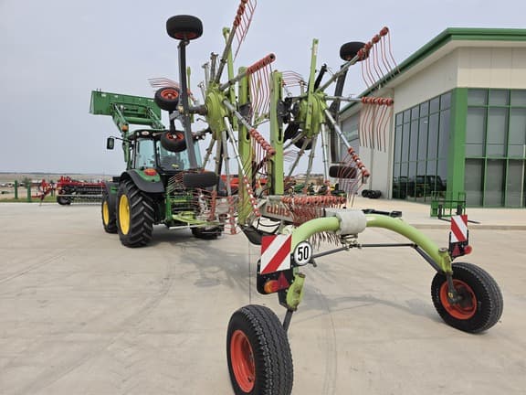 Image of CLAAS Liner 2700 equipment image 1