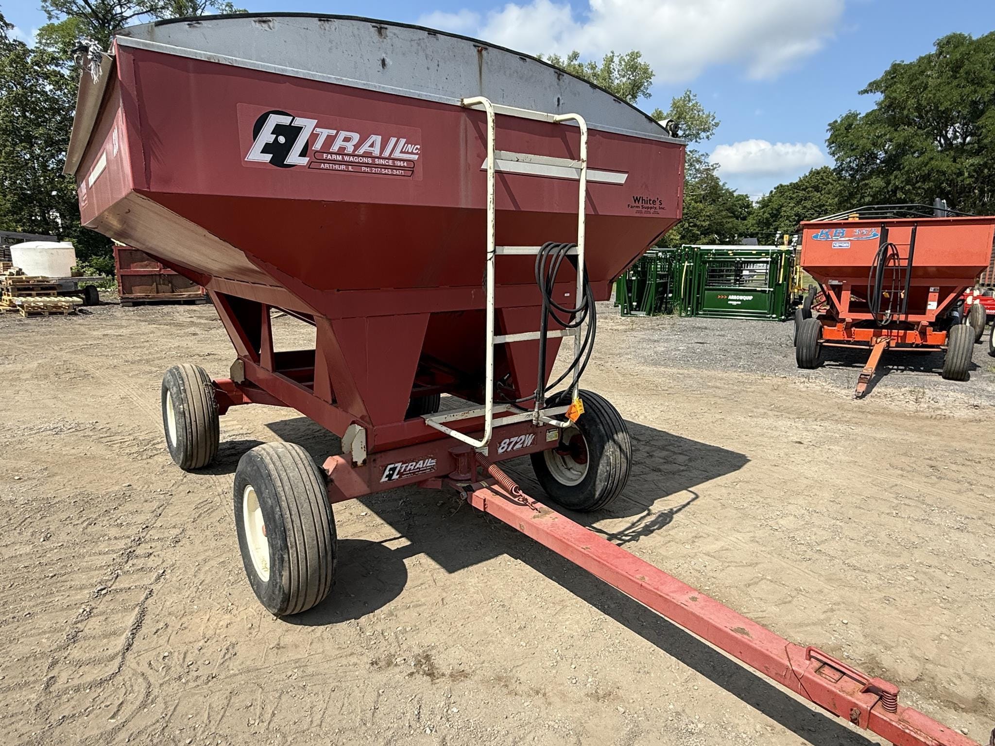 E-Z Trail 230 Equipment Image0