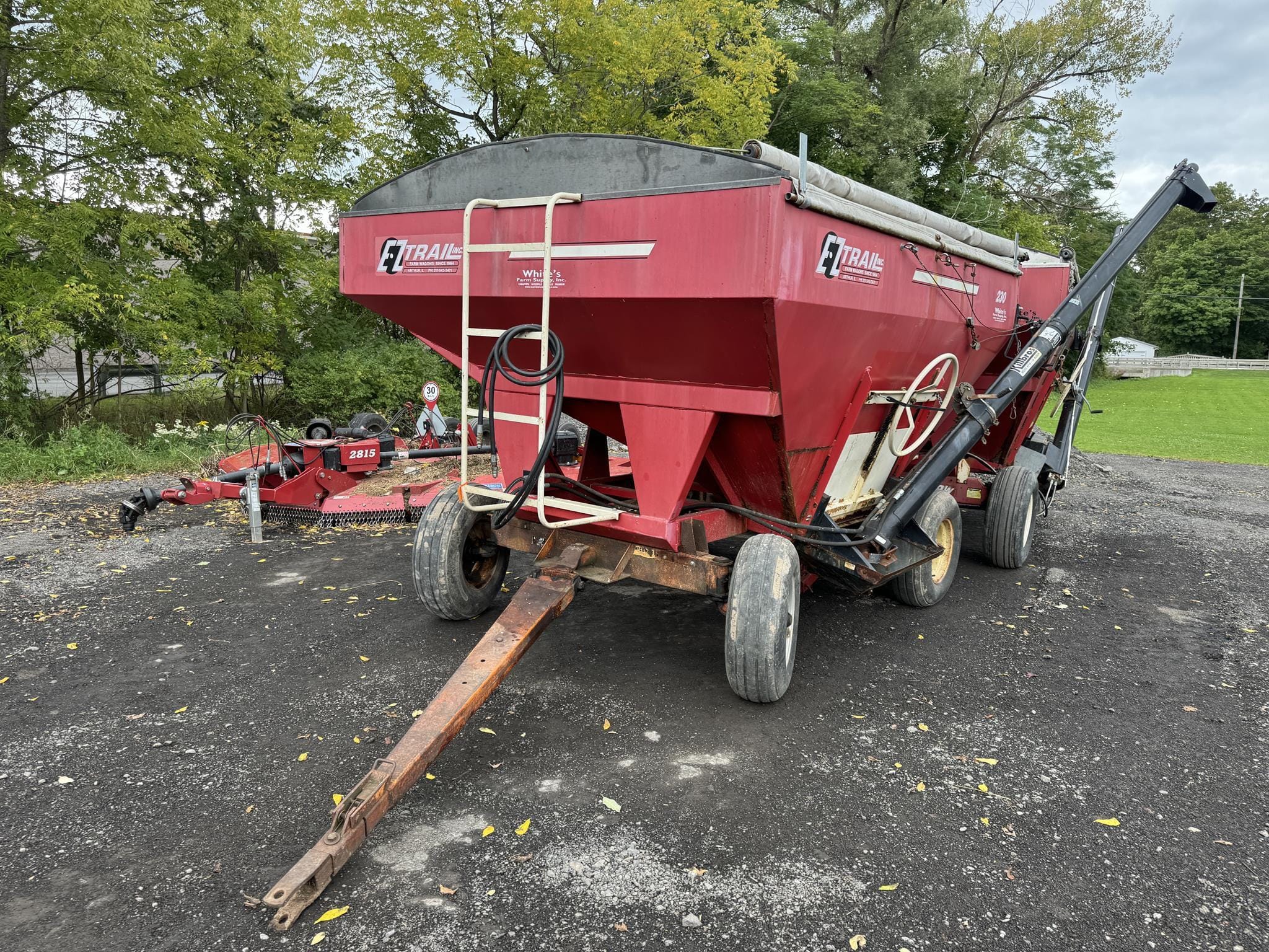 E-Z Trail 230 Equipment Image0