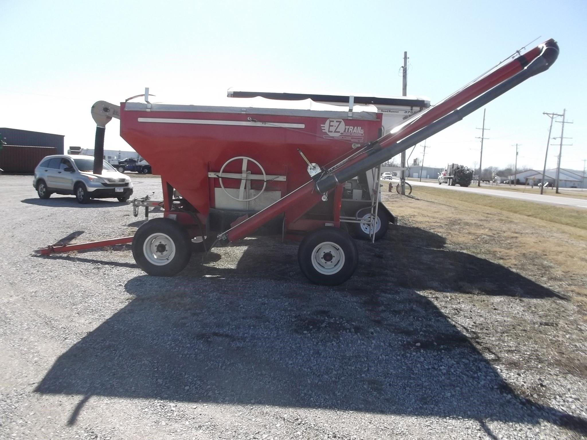 E-Z Trail 230 Equipment Image0