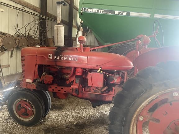Image of Farmall H equipment image 2