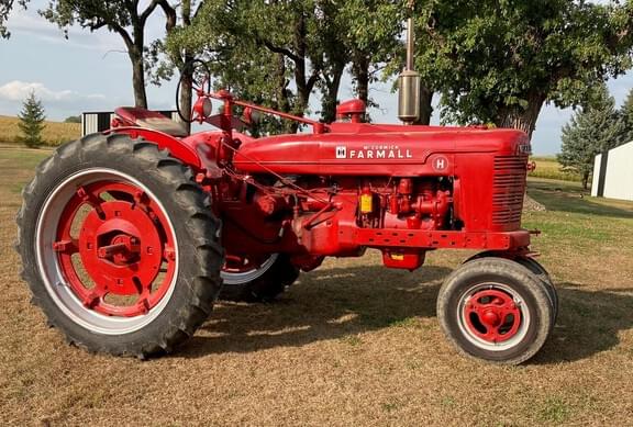 Image of Farmall H Image 0