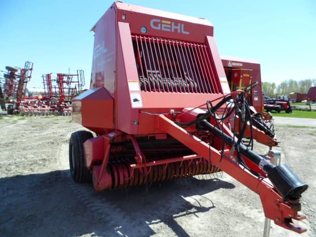 Image of Gehl 2580 equipment image 3