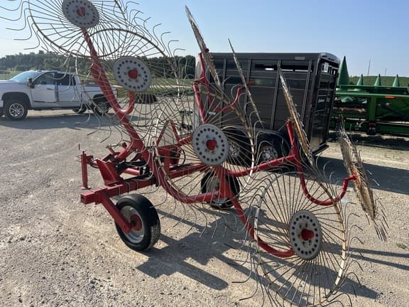 Image of Gehl WR418 equipment image 3