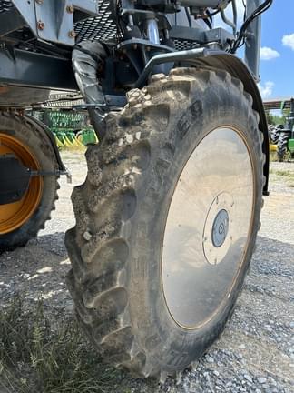 Image of Hagie STS10 equipment image 3
