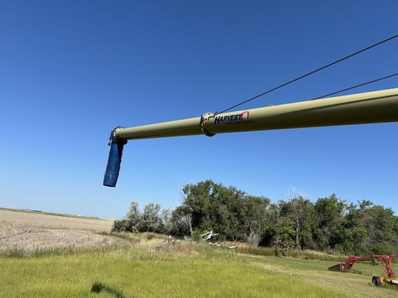 Image of Harvest International H1072 equipment image 3