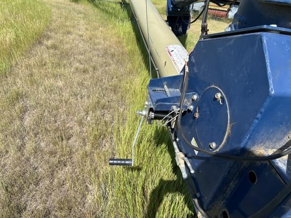 Image of Harvest International H1072 equipment image 4