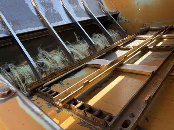 Image of Haybuster 2650 equipment image 2