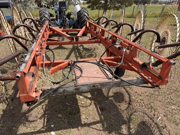 Image of Hesston 3981 equipment image 4