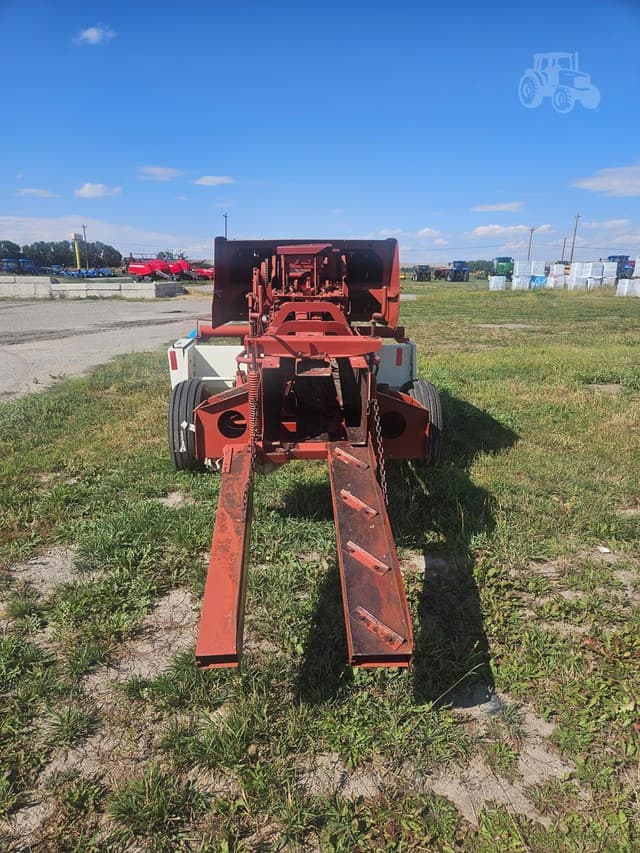 Image of Hesston 4600 equipment image 3