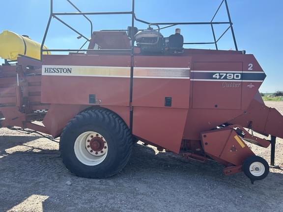 Image of Hesston 4790 equipment image 2