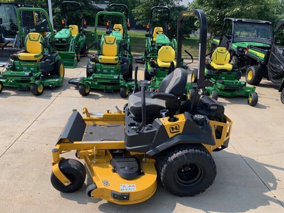 Hustler FasTrak Equipment Image0