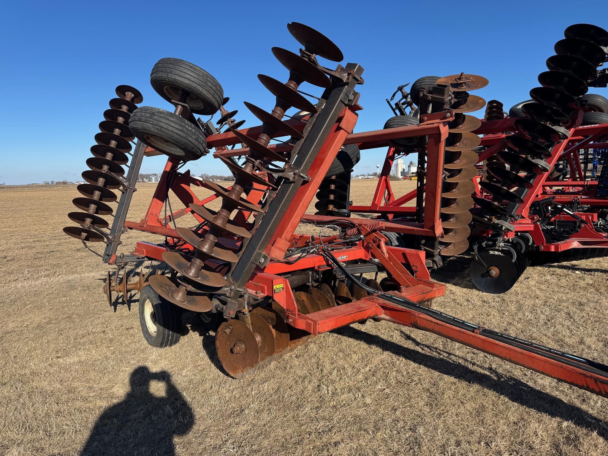 International 496 Equipment Image0