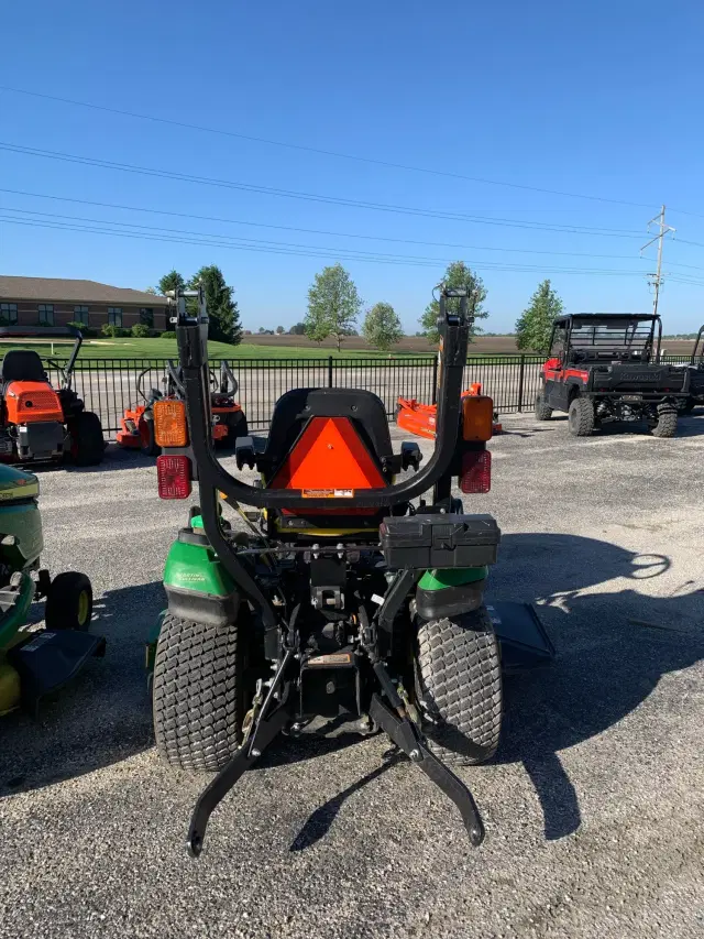 Image of John Deere 1025R equipment image 2