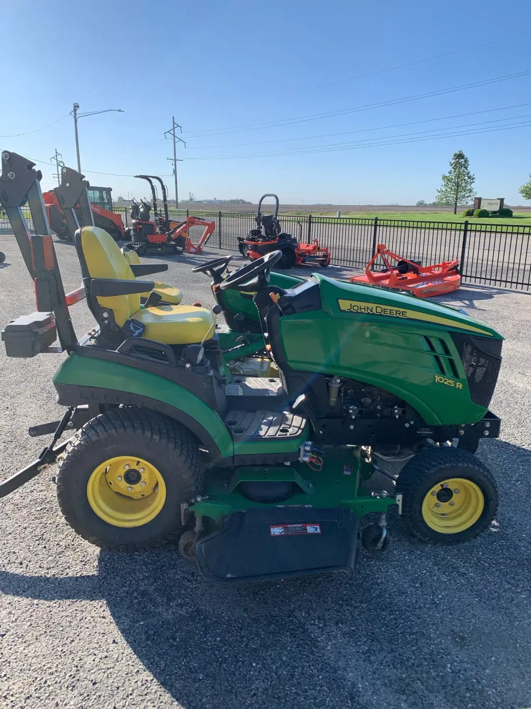 Image of John Deere 1025R Primary image