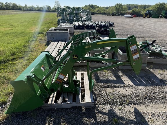 John Deere 120R Equipment Image0