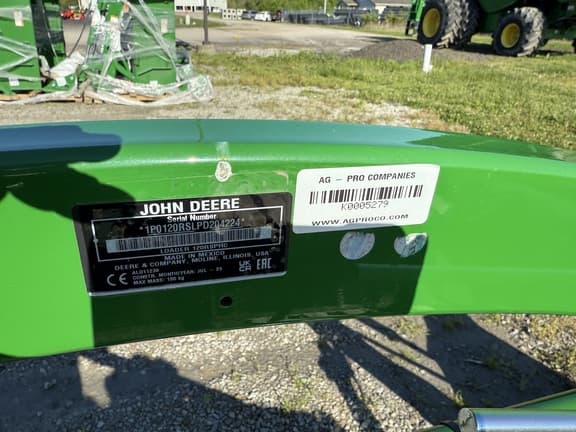 Image of John Deere 120R equipment image 4