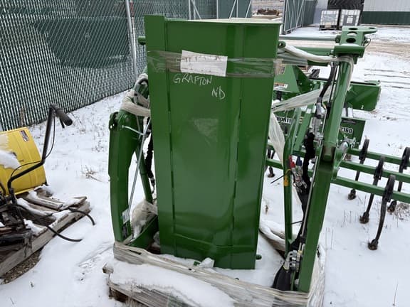 Image of John Deere 120R Image 1