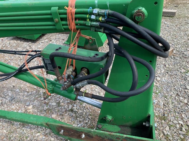 Image of John Deere 148 equipment image 3