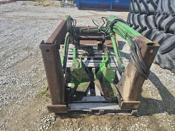 Image of John Deere 148 equipment image 2