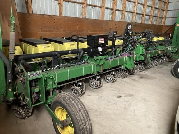 Image of John Deere 1730 Primary image