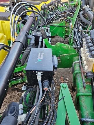 Image of John Deere 1760 equipment image 4