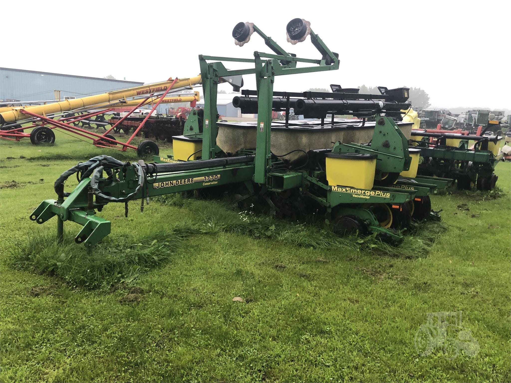 John Deere 1770 Equipment Image0