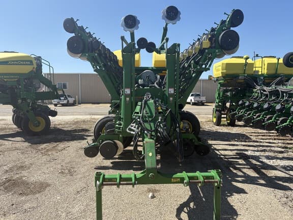 Image of John Deere 1790 equipment image 1