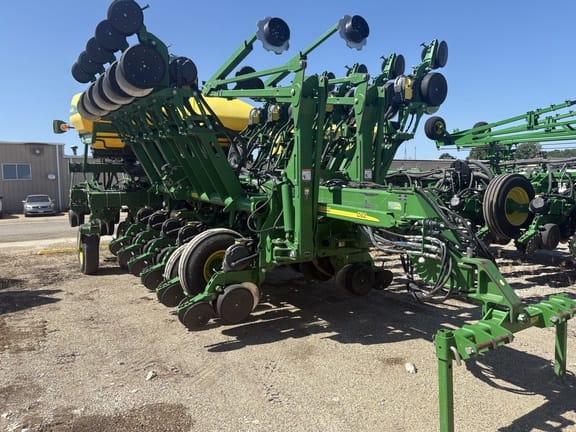 2013 John Deere 1790 Equipment Image0