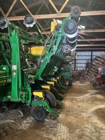 Image of John Deere 1795 equipment image 1