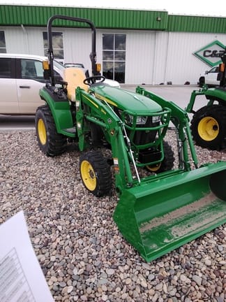 John Deere 2032R Equipment Image0