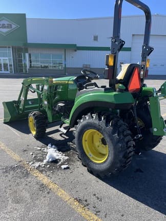 Image of John Deere 2038R equipment image 3